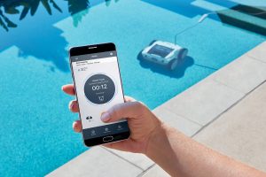 contrôler son robot nettoyeur de piscine à l'aide d'une application pour smartphone
